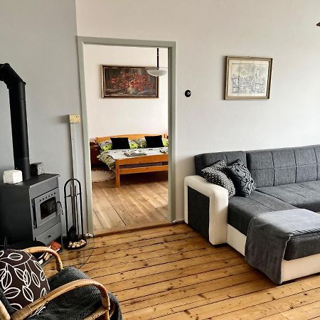 Nové Město nad MetujíSlunny Byt S Krasnym Vyhledemアパートメント エクステリア 写真