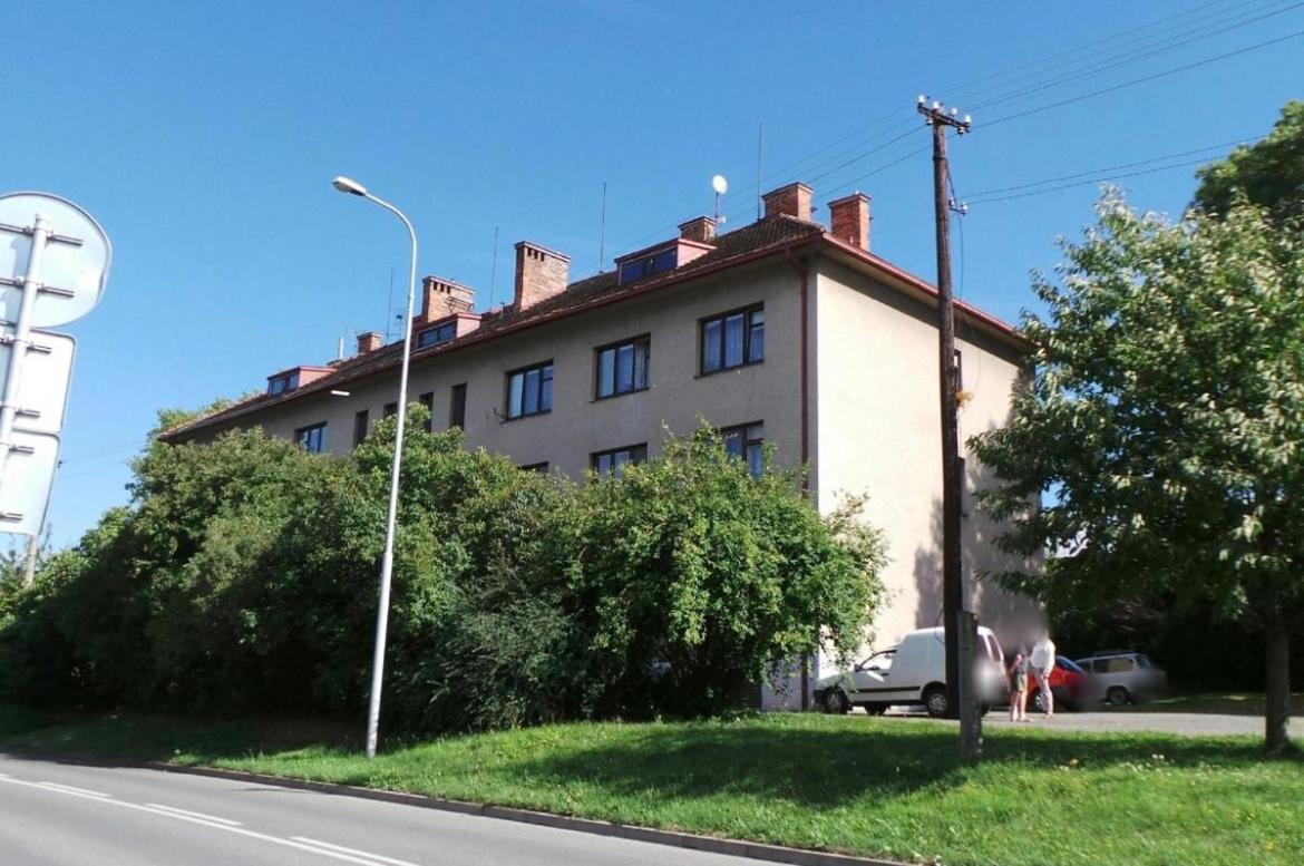 Nové Město nad MetujíSlunny Byt S Krasnym Vyhledemアパートメント エクステリア 写真